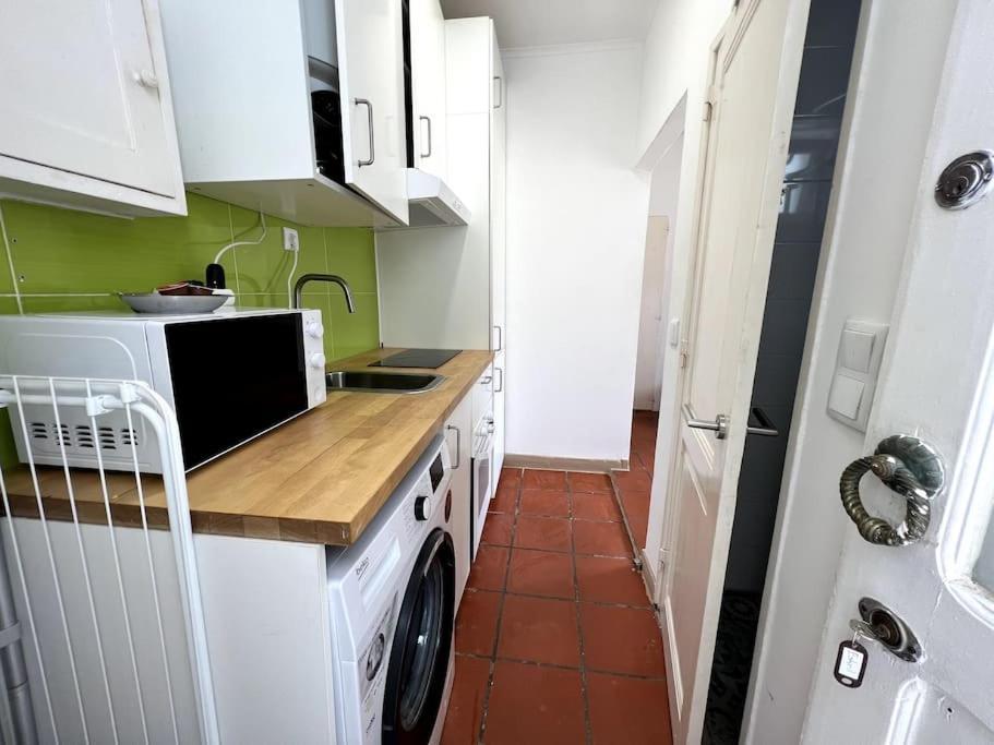 Studio In Estoril Near Beach Walk In 3 Min Exterior photo